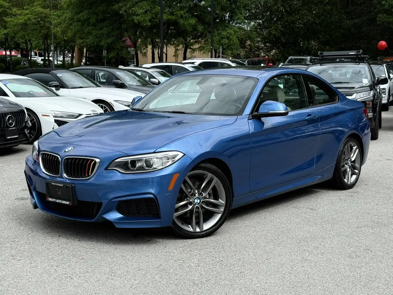 BMW 2 Series снимка BMW 2 Series