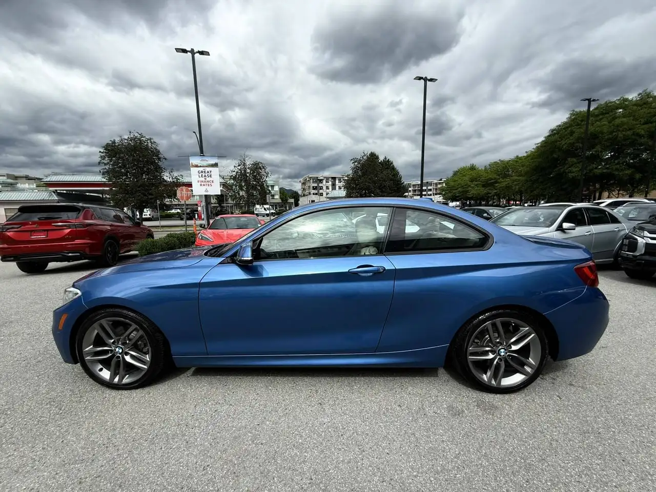 BMW 2 Series снимка BMW 2 Series
