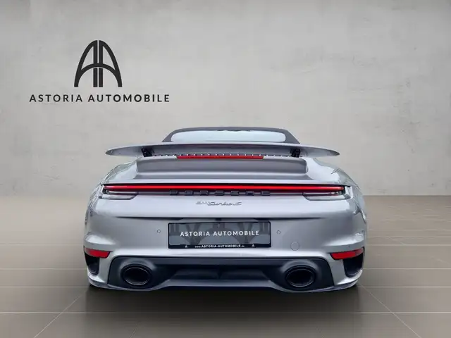 Porsche 992 view 10