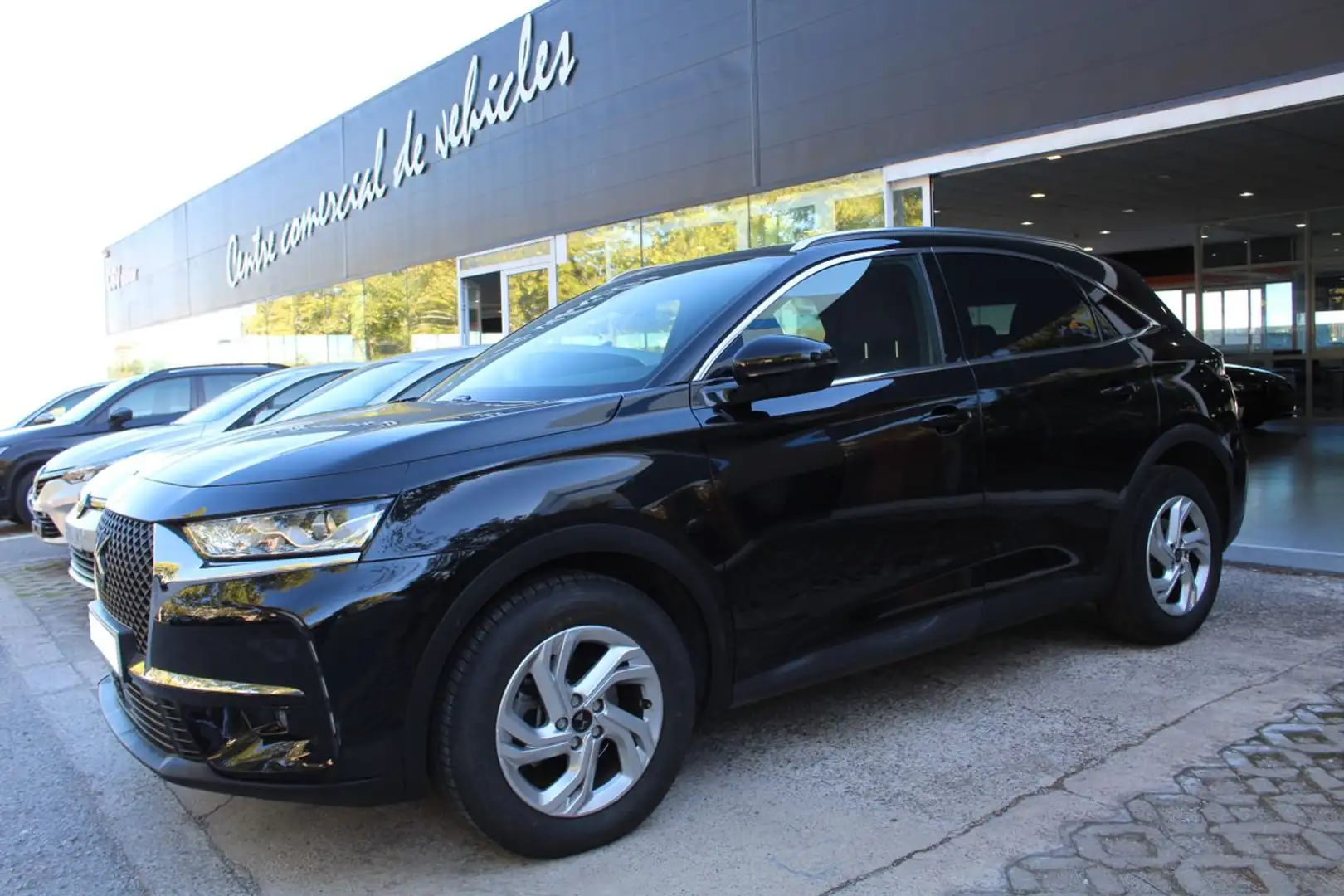 DS Automobiles DS 7 Crossback BlueHDi 96kW (130CV) BE CHIC Negro - 2