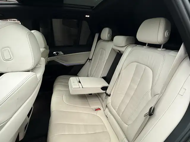 BMW X5 view 22