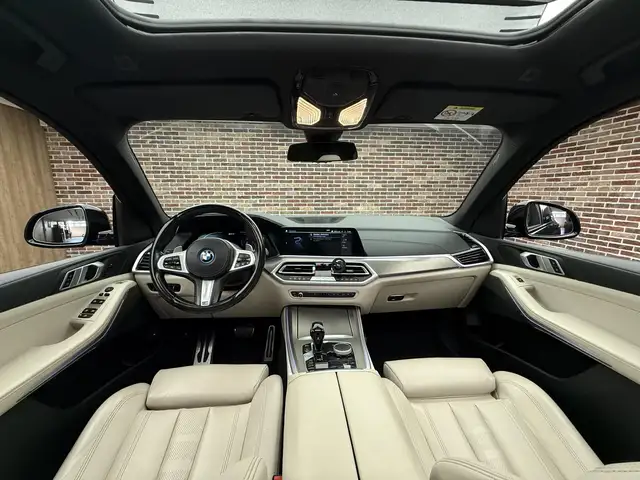 BMW X5 Xdrive45e view 8