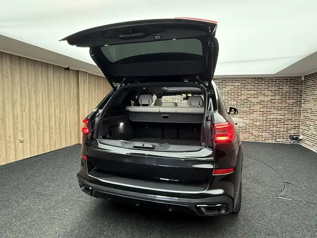 BMW X5 view 24