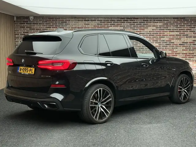 BMW X5 Xdrive45e view 2