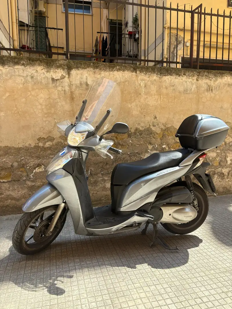 Honda SH 300 Grigio - 1