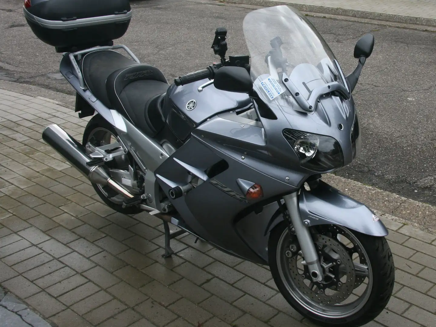 Yamaha FJR 1300 siva - 1
