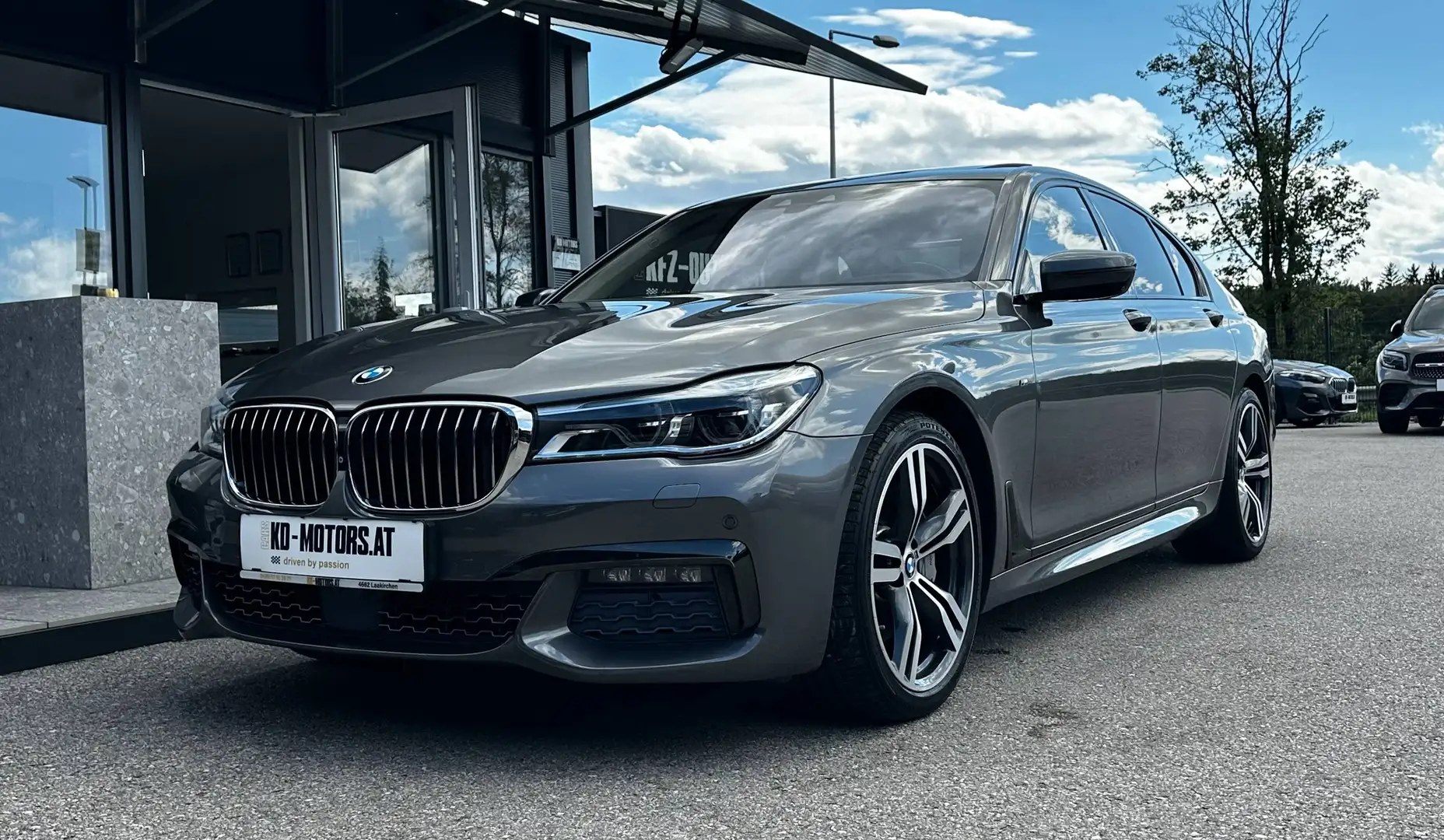 BMW 750 d xDrive Aut. *1.Besitz*Vollausstattung* Grau - 1