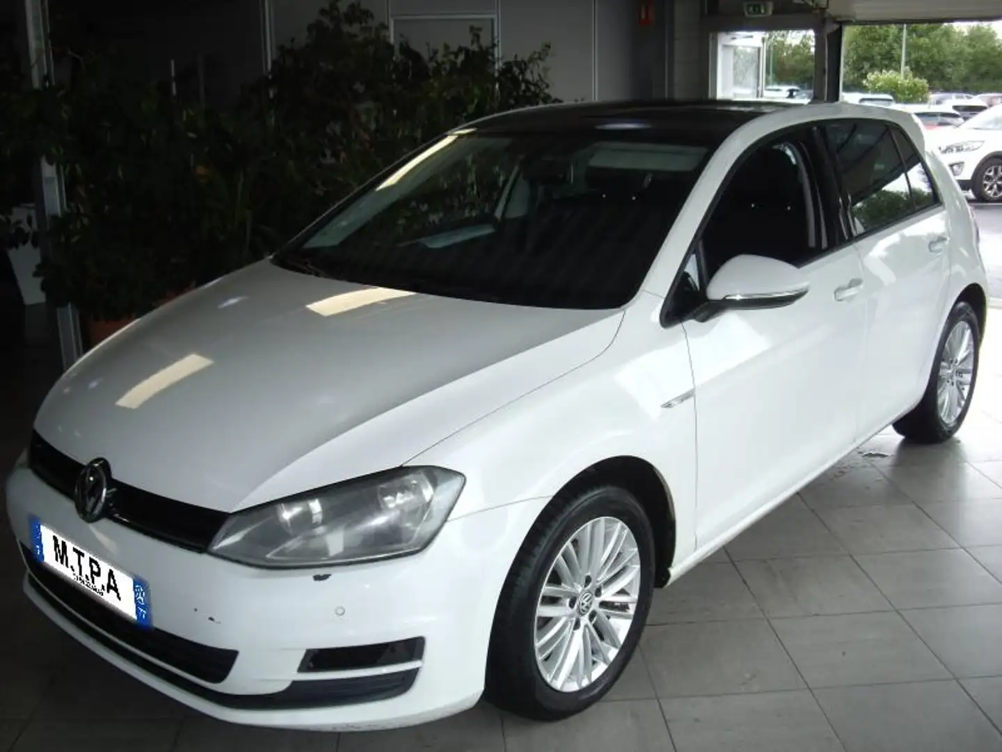 Volkswagen Golf 1.2 TSI 105ch BlueMotion Technology Confortline 5p Blanc - 1