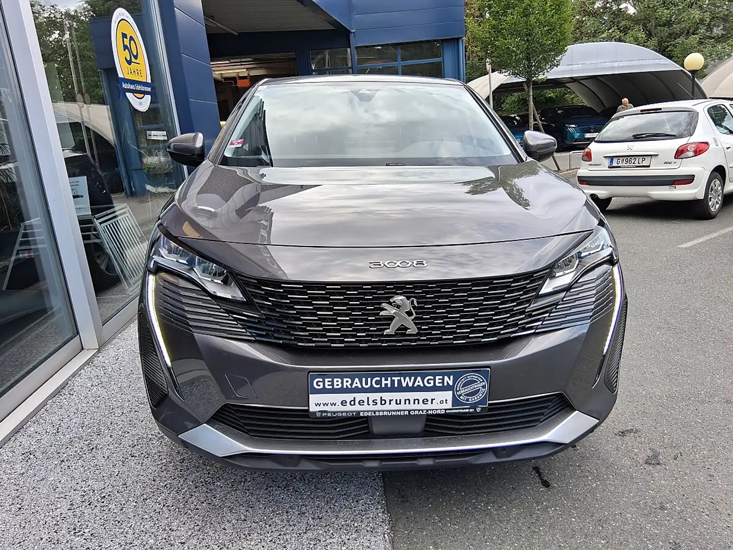 Peugeot 3008 Allure PT130 EAT8 Grau - 2