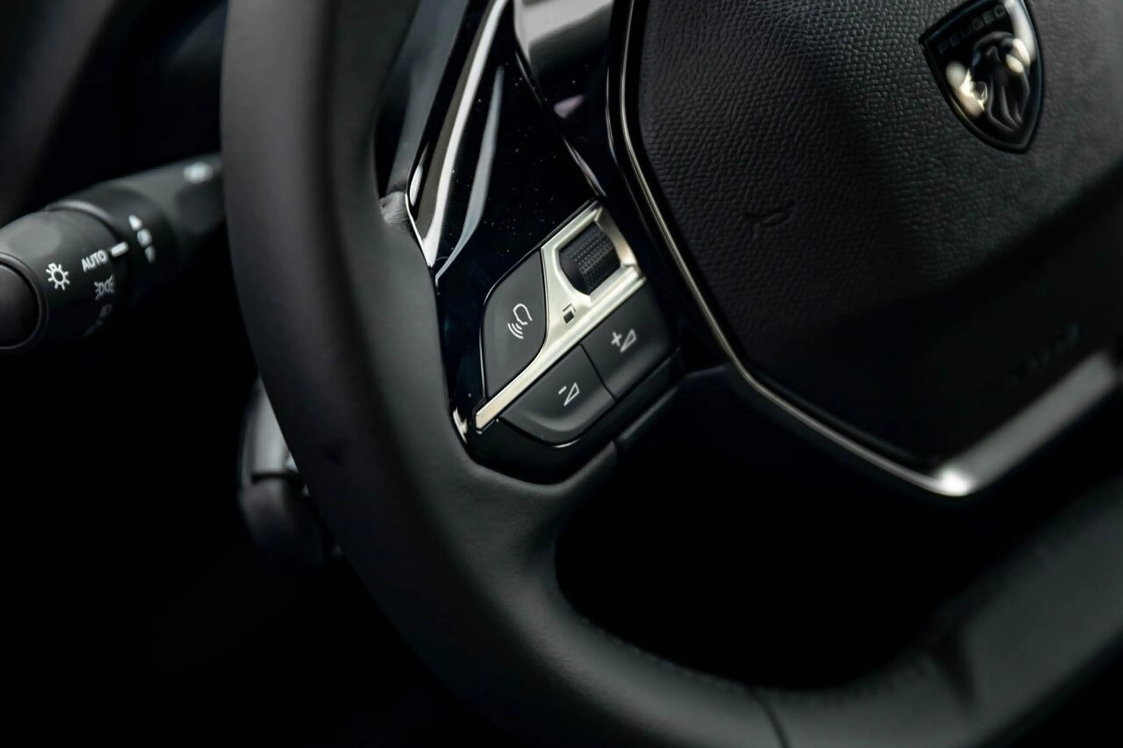 Peugeot 2008 MHEV 145 PK | Navi | 360° | Dodehoekdet. | Adap... — photo 13