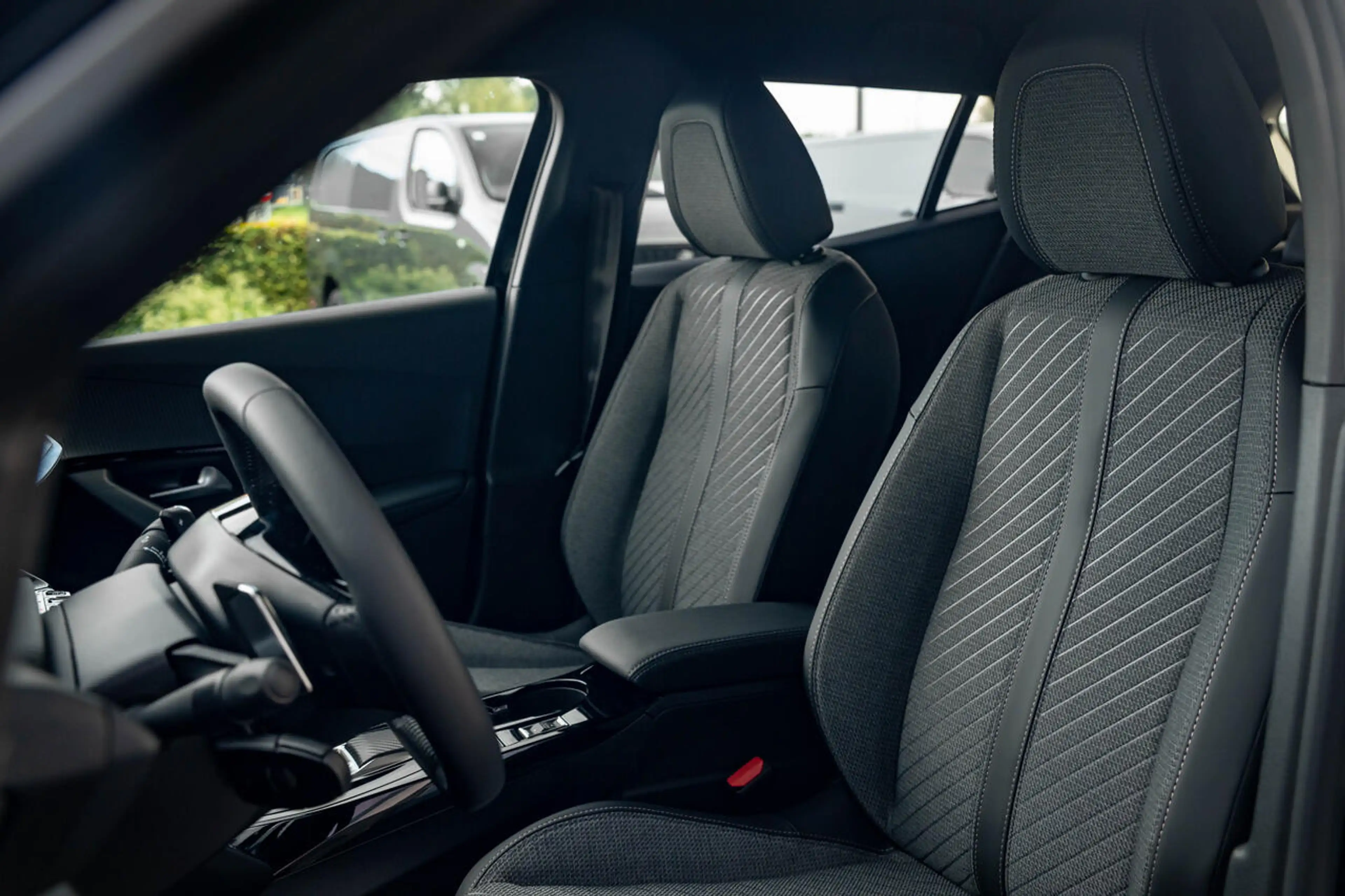 Peugeot 2008 MHEV 145 PK | Navi | 360° | Dodehoekdet. | Adap... — photo 11