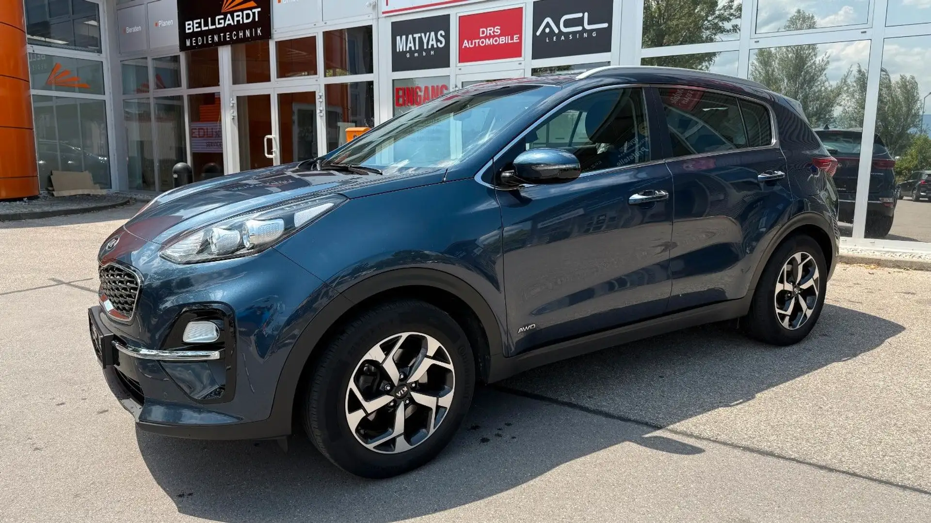 Kia Sportage Vision 4WD/Navi/Kamera/AHK Blauw - 2