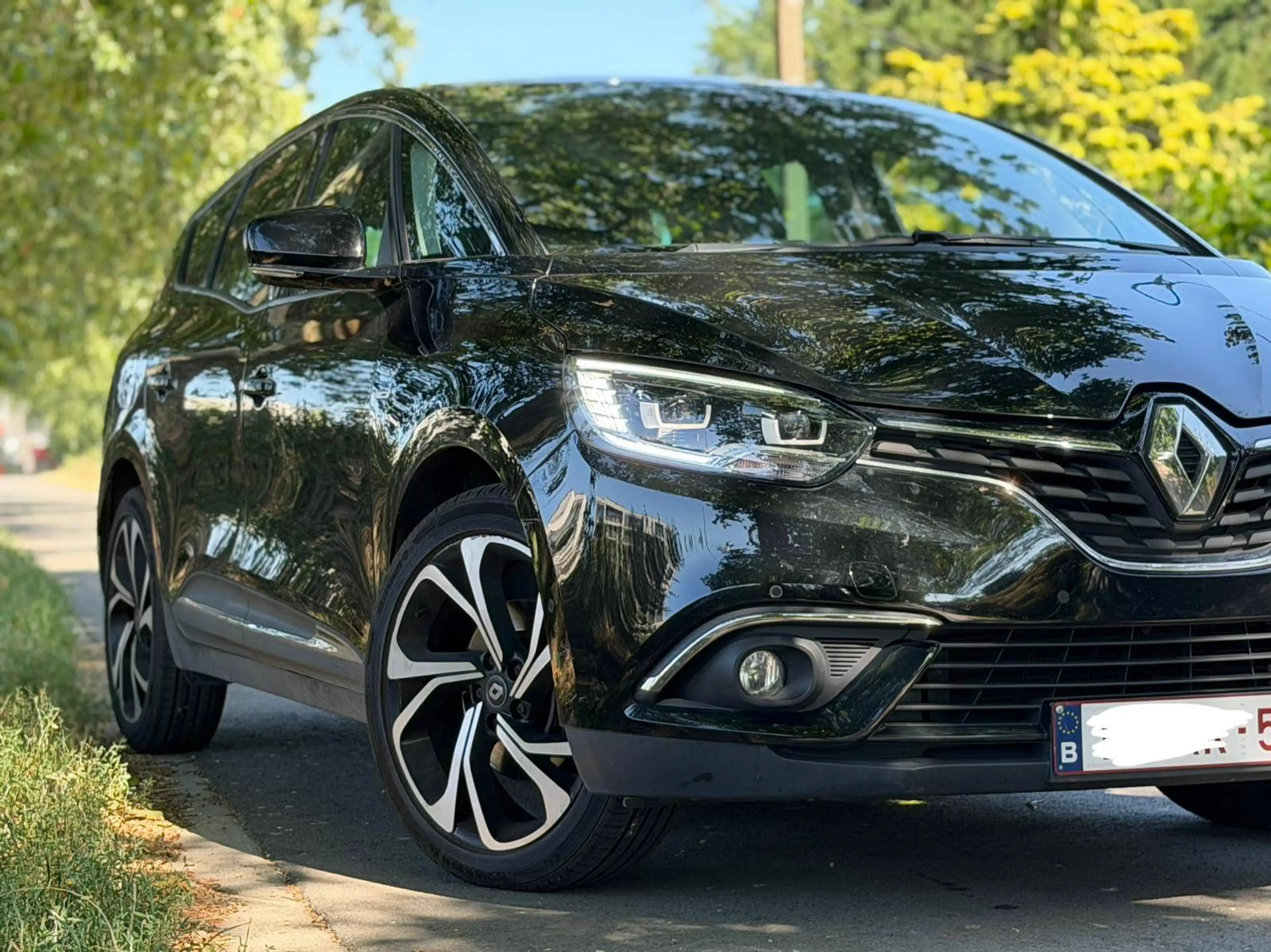Renault Grand Scenic 1.7 Blue dCi Bose Edition — photo 2
