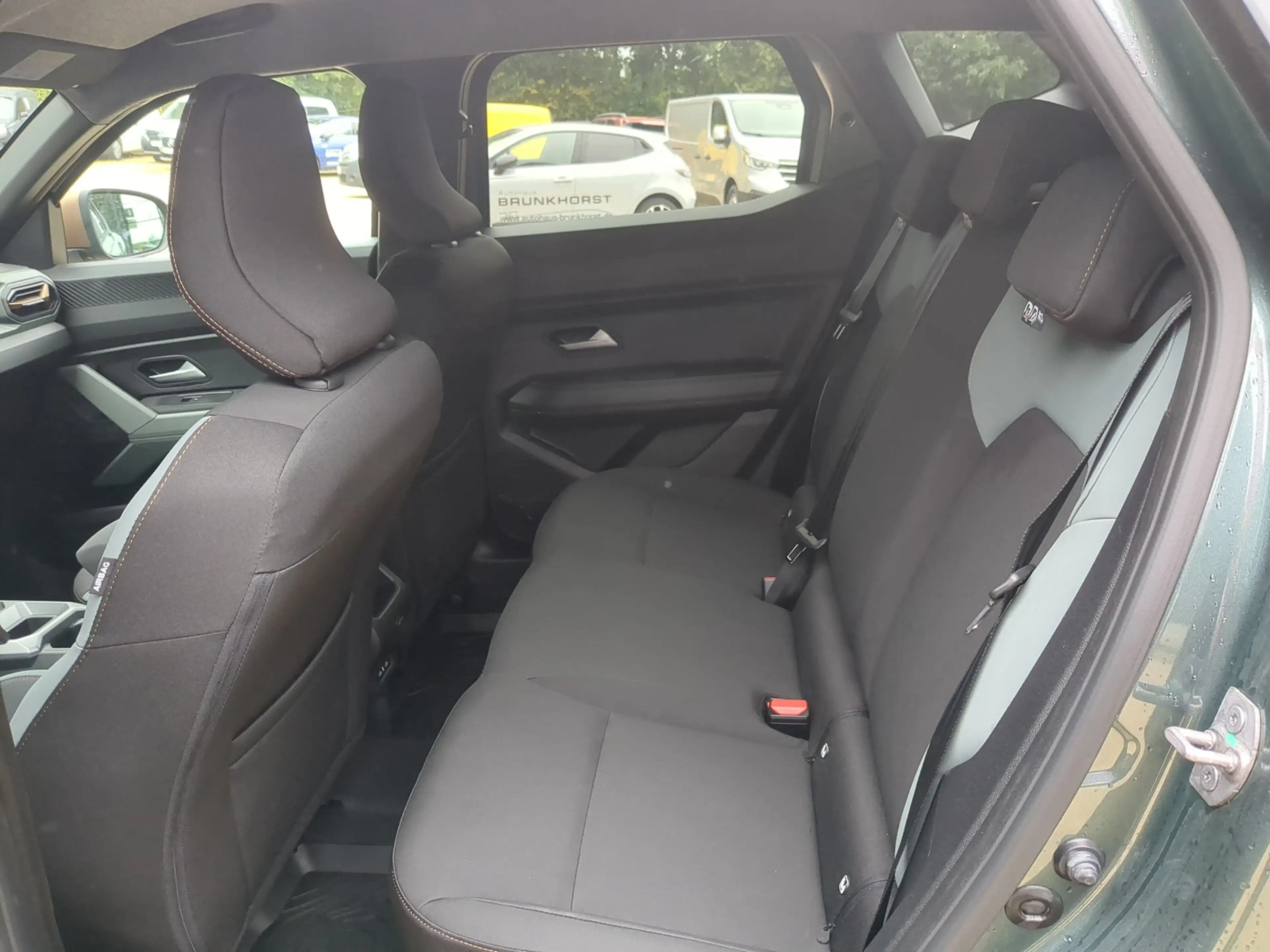 Dacia Duster Hybrid 155 Extreme SHZ+RFK+LKHZ+Navi — photo 10
