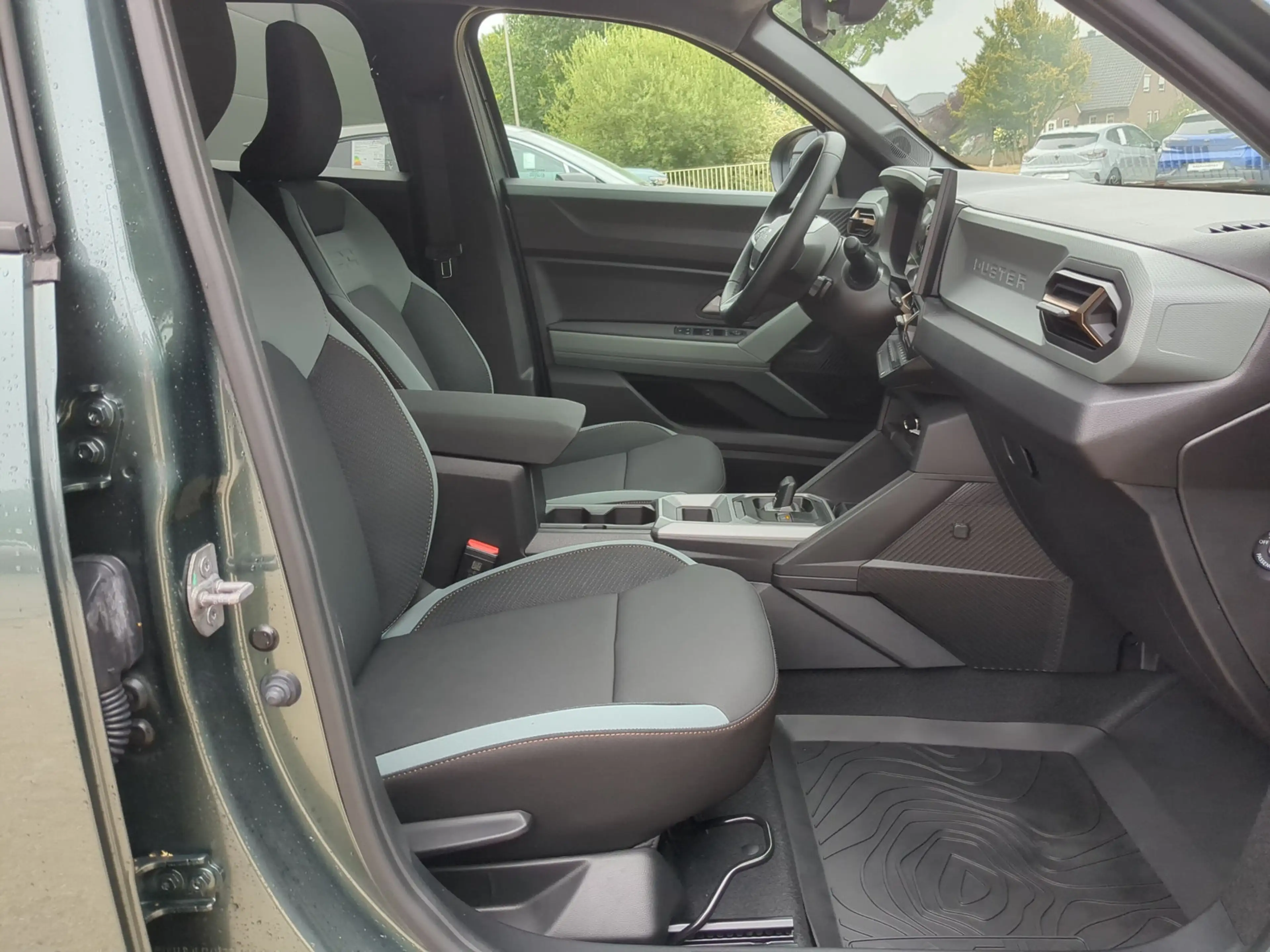 Dacia Duster Hybrid 155 Extreme SHZ+RFK+LKHZ+Navi — photo 9