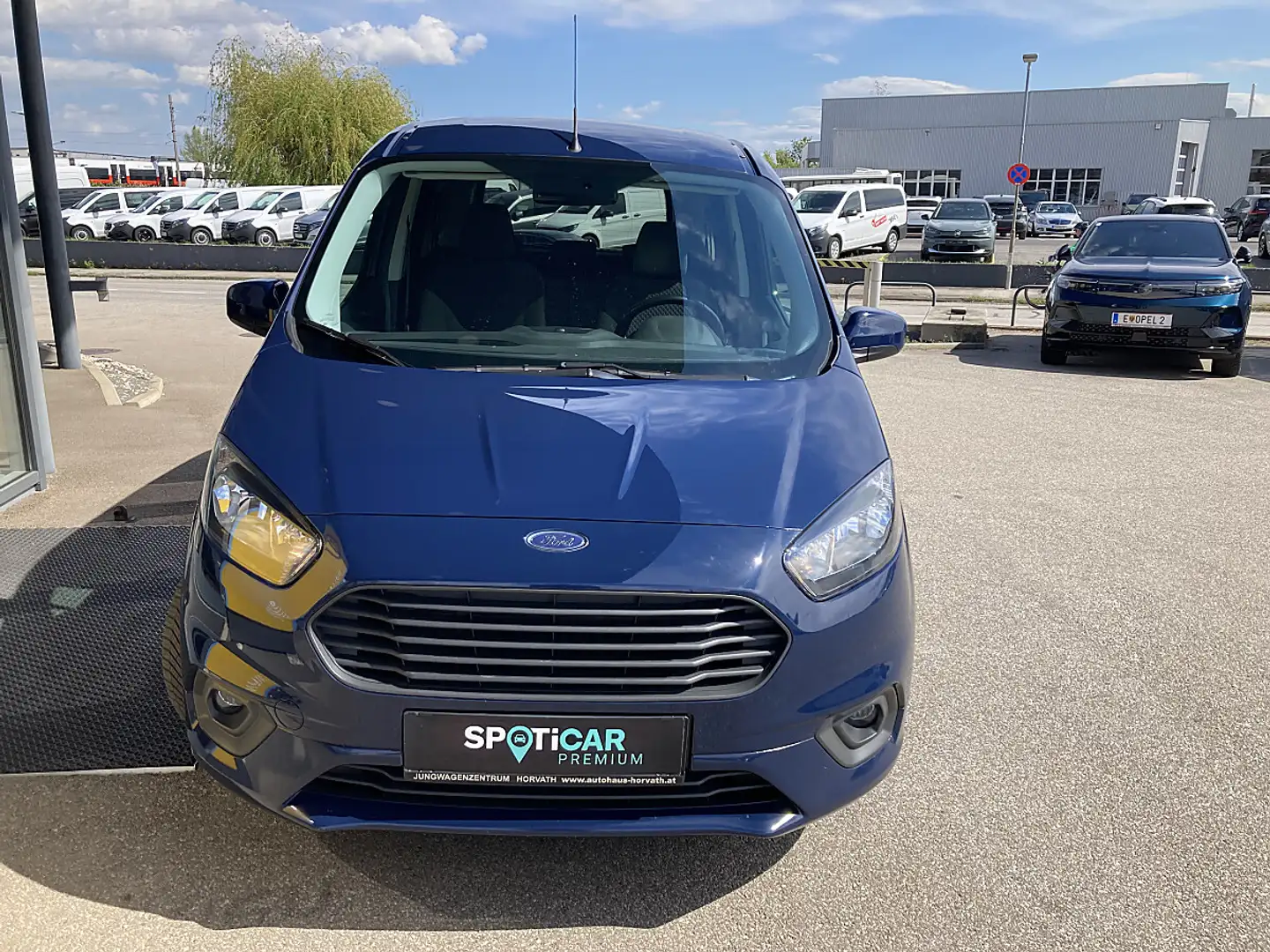 Ford Tourneo Courier 1,5 TDCi Trend Start/Stop Blau - 2