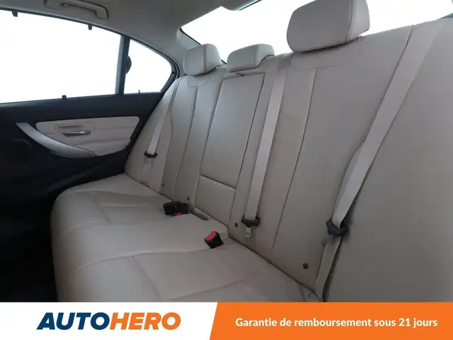 BMW 3 Series view 16