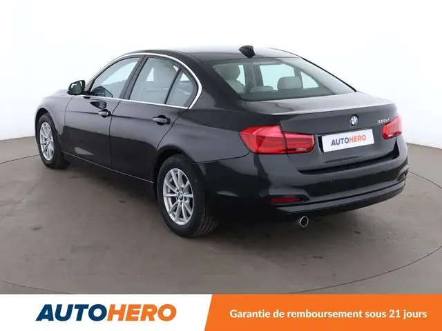 BMW 3 Series view 4
