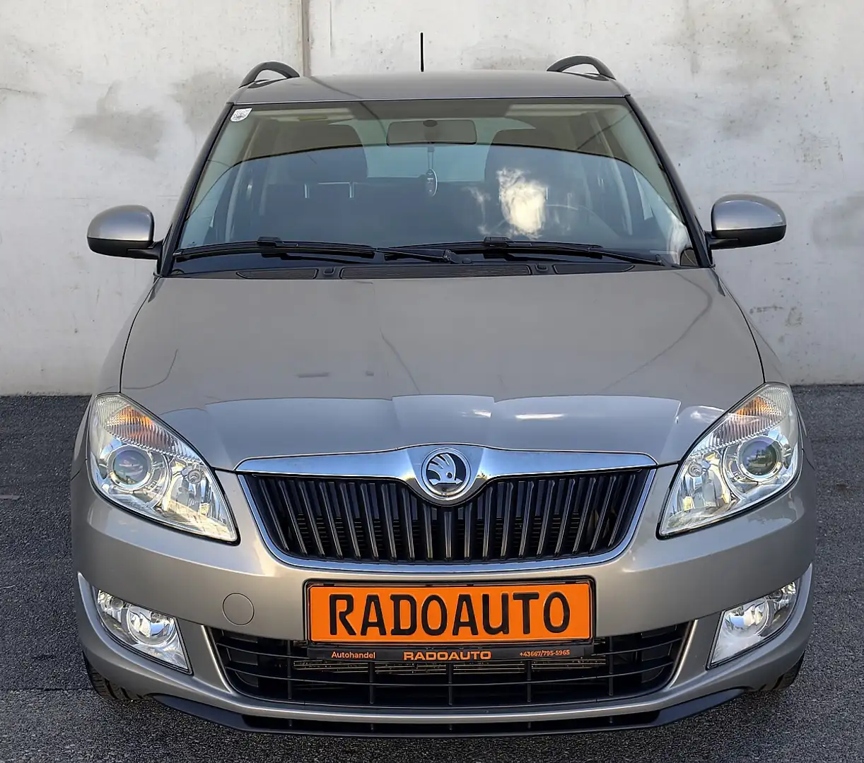 Skoda Fabia Combi Ambition+ 1,2 TSI**ÖAMTC PICKERL NEU**PDC... Beige - 2
