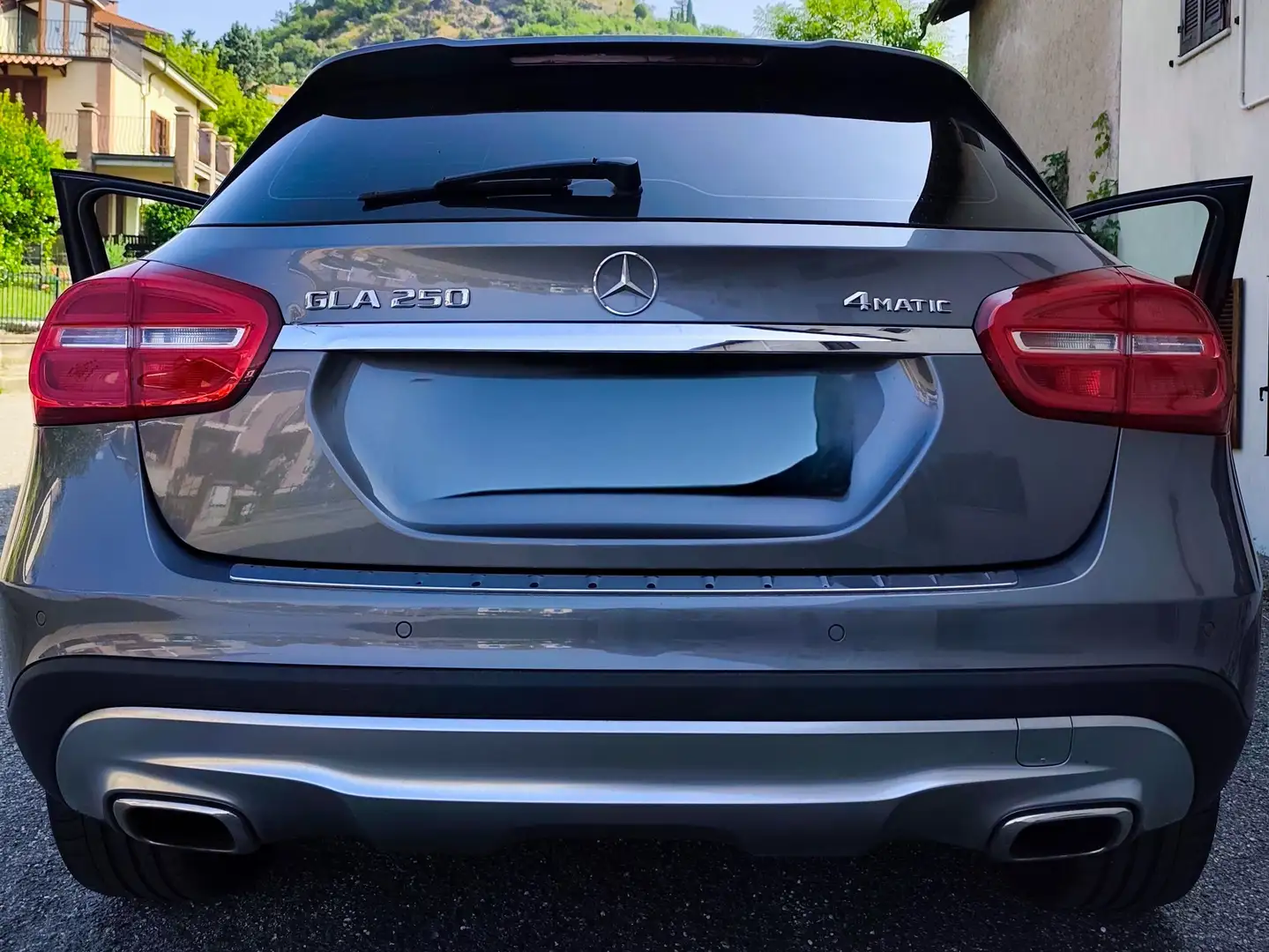 Mercedes-Benz GLA 250 GLA-X156 2014 Sport 4matic auto Grigio - 1