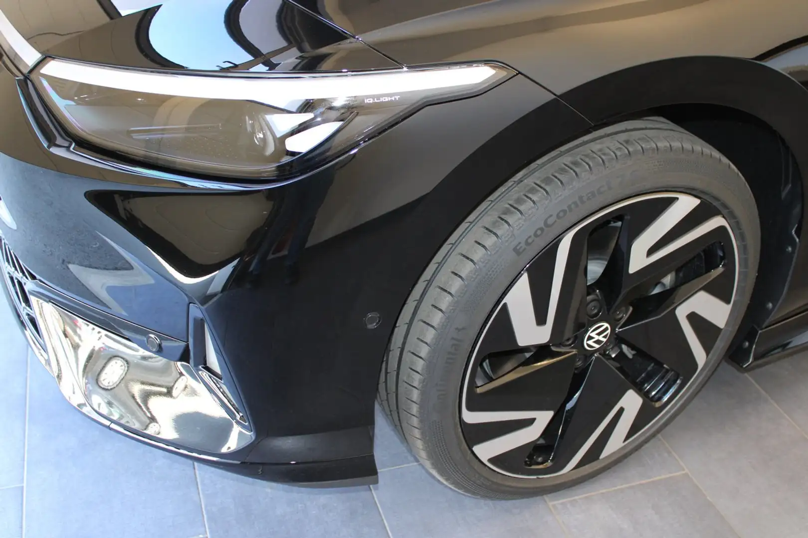 Volkswagen ID.7 Tourer GTX 4MOTION 250 kW Business Schwarz - 2