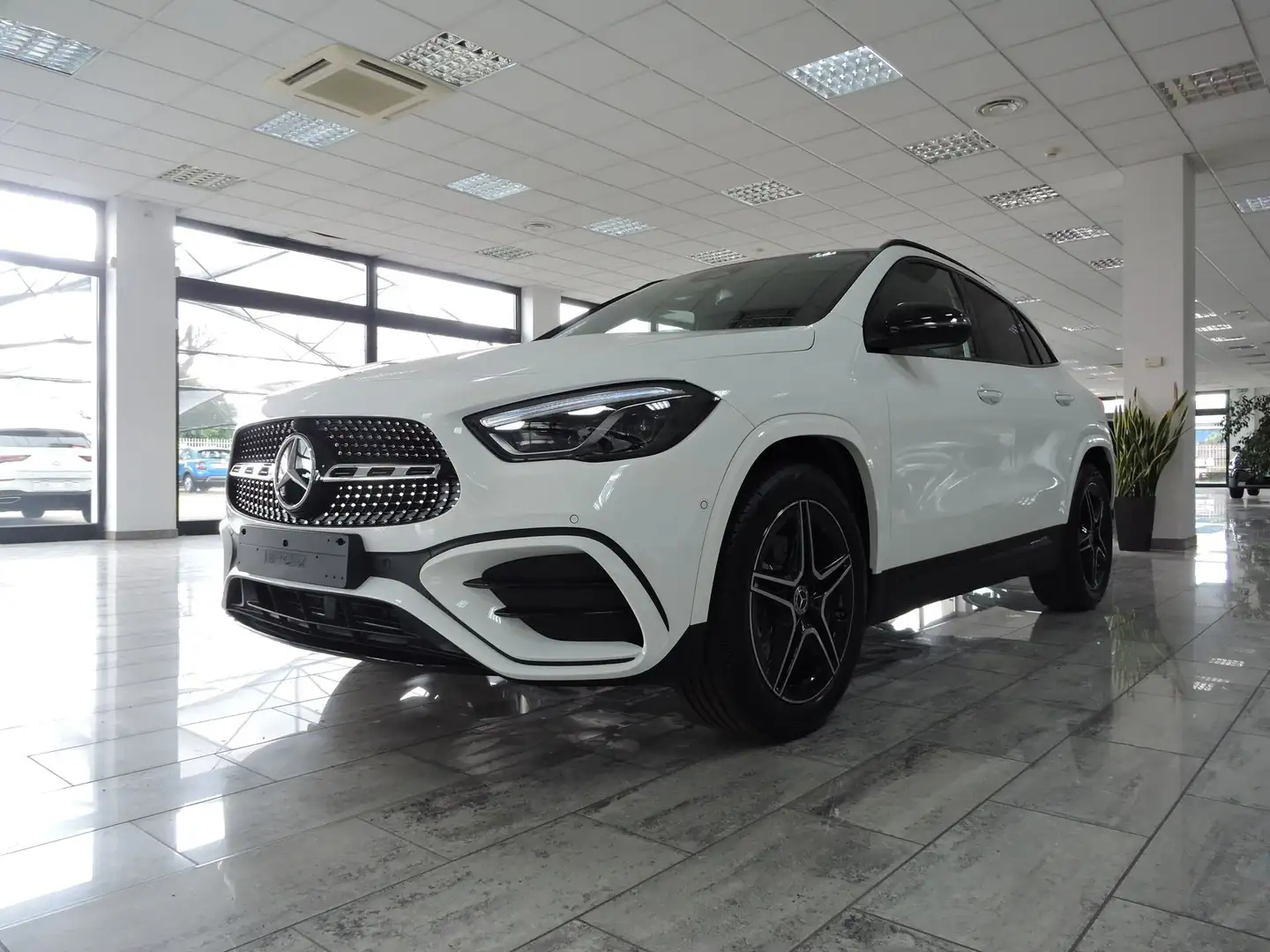 Mercedes-Benz GLA 180 GLA 180 Automatic AMG Line Advanced Plus Blanco - 1
