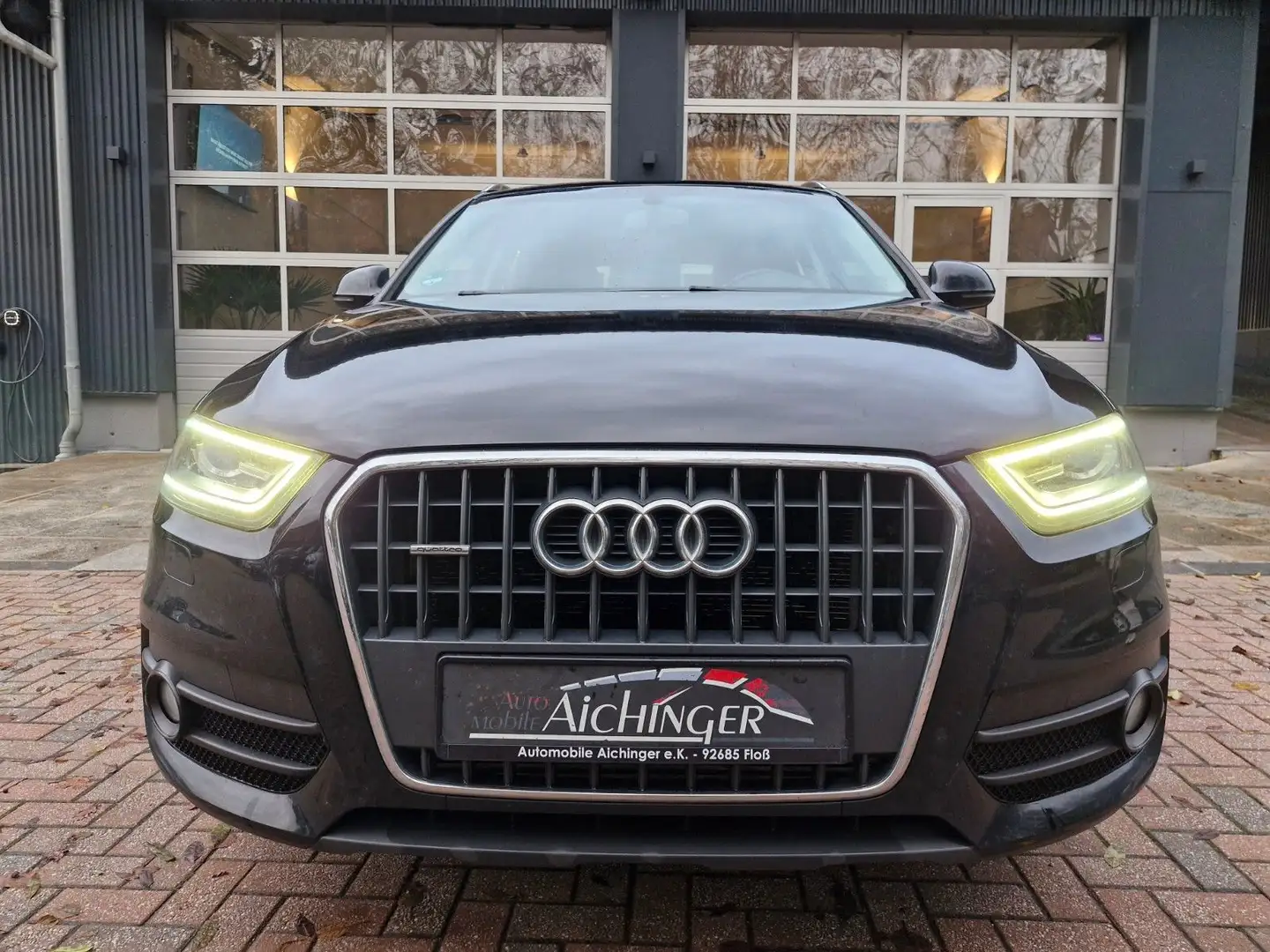 Audi Q3 2.0 TDI quattro S-Tronic 1.Hand 8-Fach Xenon Noir - 2