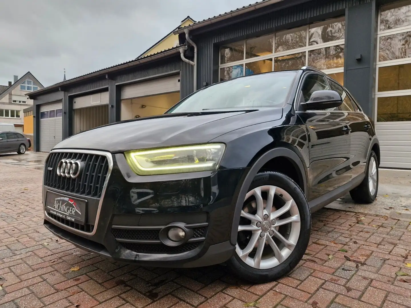 Audi Q3 2.0 TDI quattro S-Tronic 1.Hand 8-Fach Xenon Noir - 1