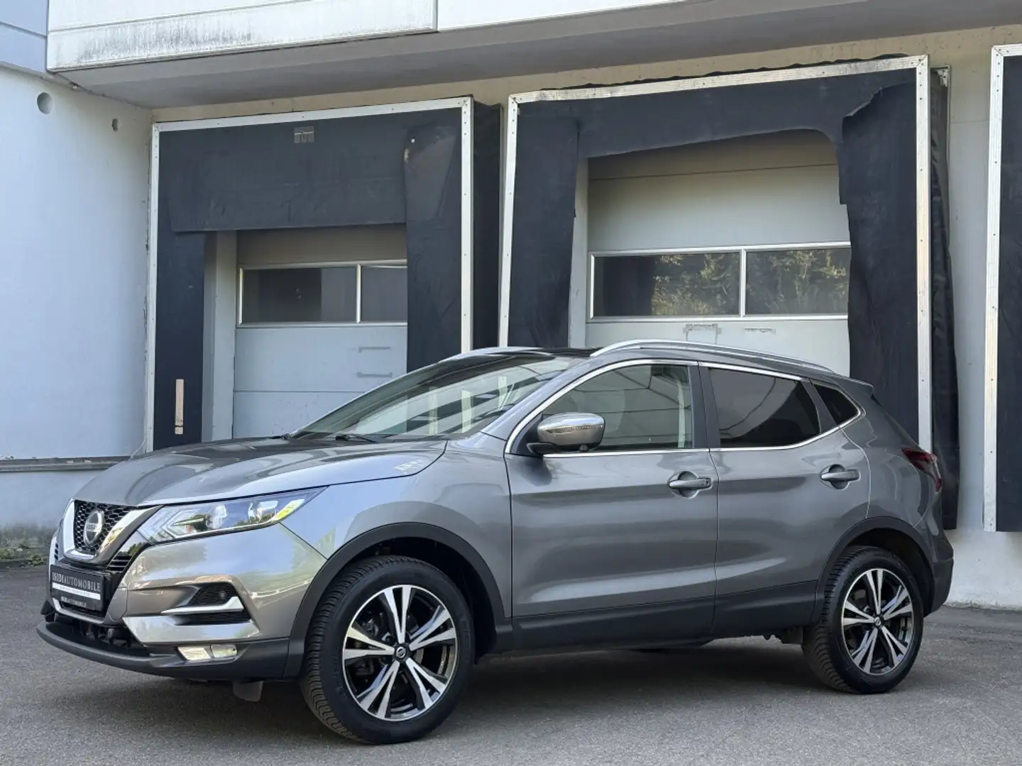 Nissan Qashqai 1.3 DIG-T Zama LED Navi Pano Kamera-360° Grau - 2