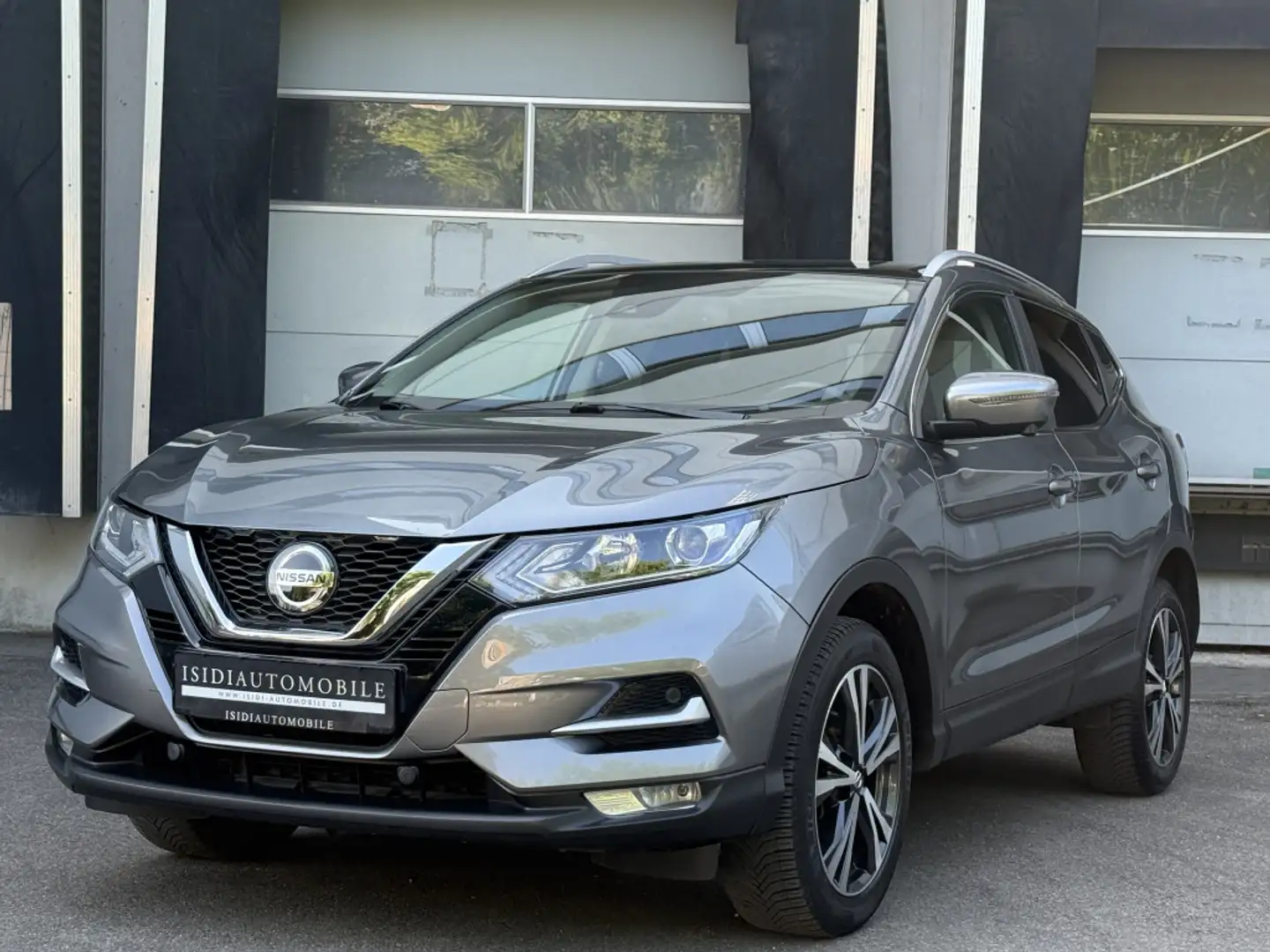 Nissan Qashqai 1.3 DIG-T Zama LED Navi Pano Kamera-360° Grau - 1
