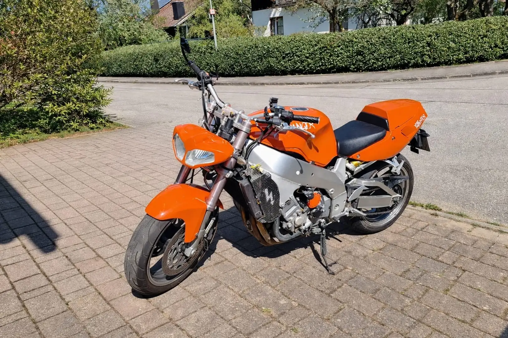 Yamaha YZF 750 yzf 750 r - 1