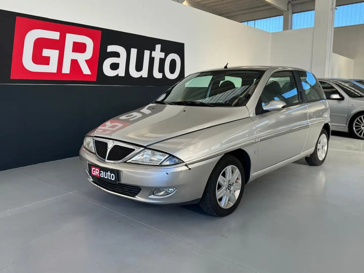 Lancia Y 1.2i cat LS - 2