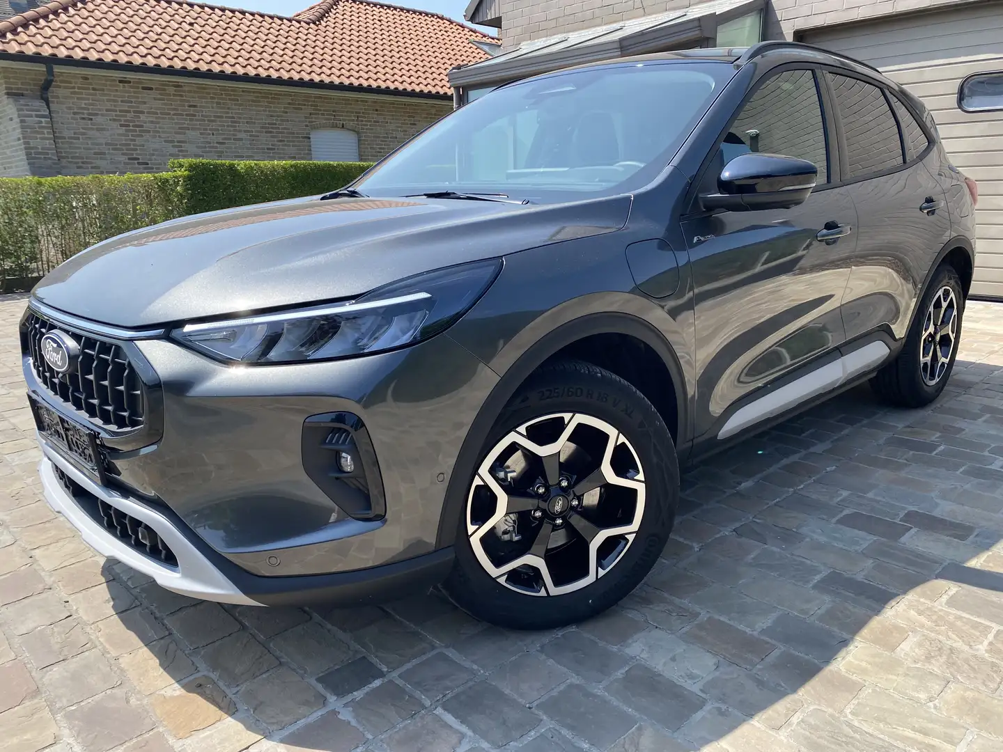 Ford Kuga 2.5 Duratec FHEV ACTIVE Gris - 1