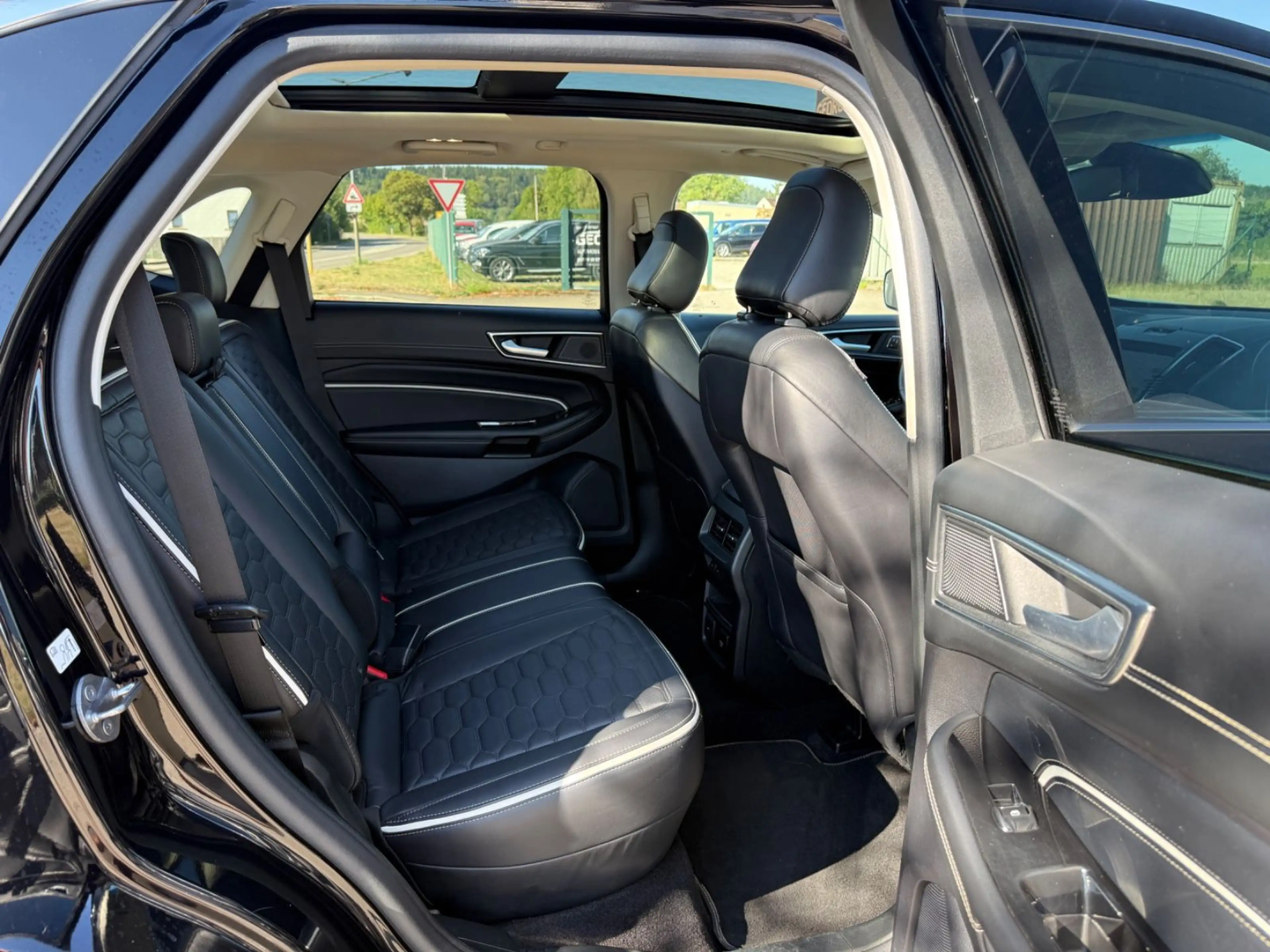 Ford Edge 2.0 EB Vignale AWD SHG AHK Laneass Panorama — photo 17