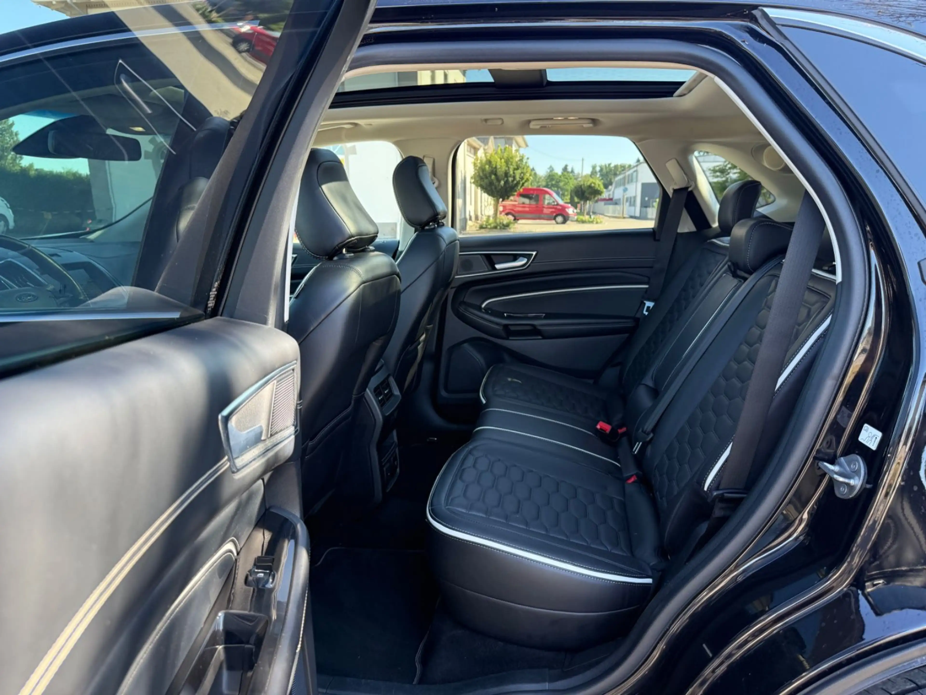 Ford Edge 2.0 EB Vignale AWD SHG AHK Laneass Panorama — photo 16
