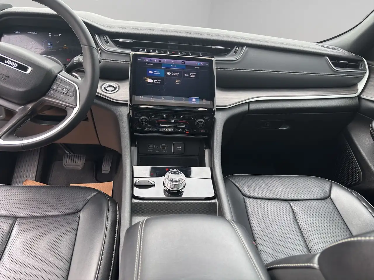 Jeep Grand Cherokee снимка Jeep Grand Cherokee