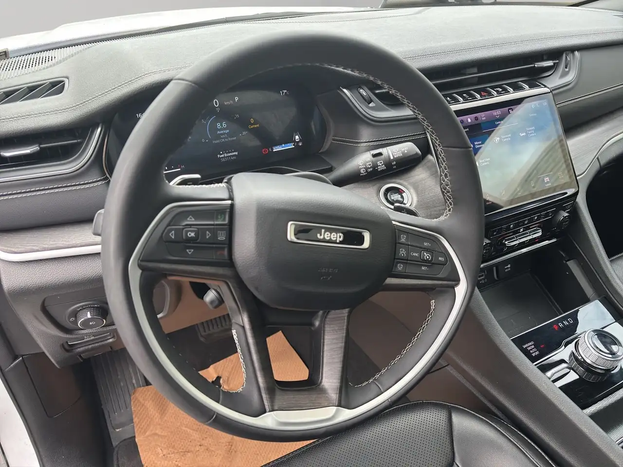 Jeep Grand Cherokee снимка Jeep Grand Cherokee