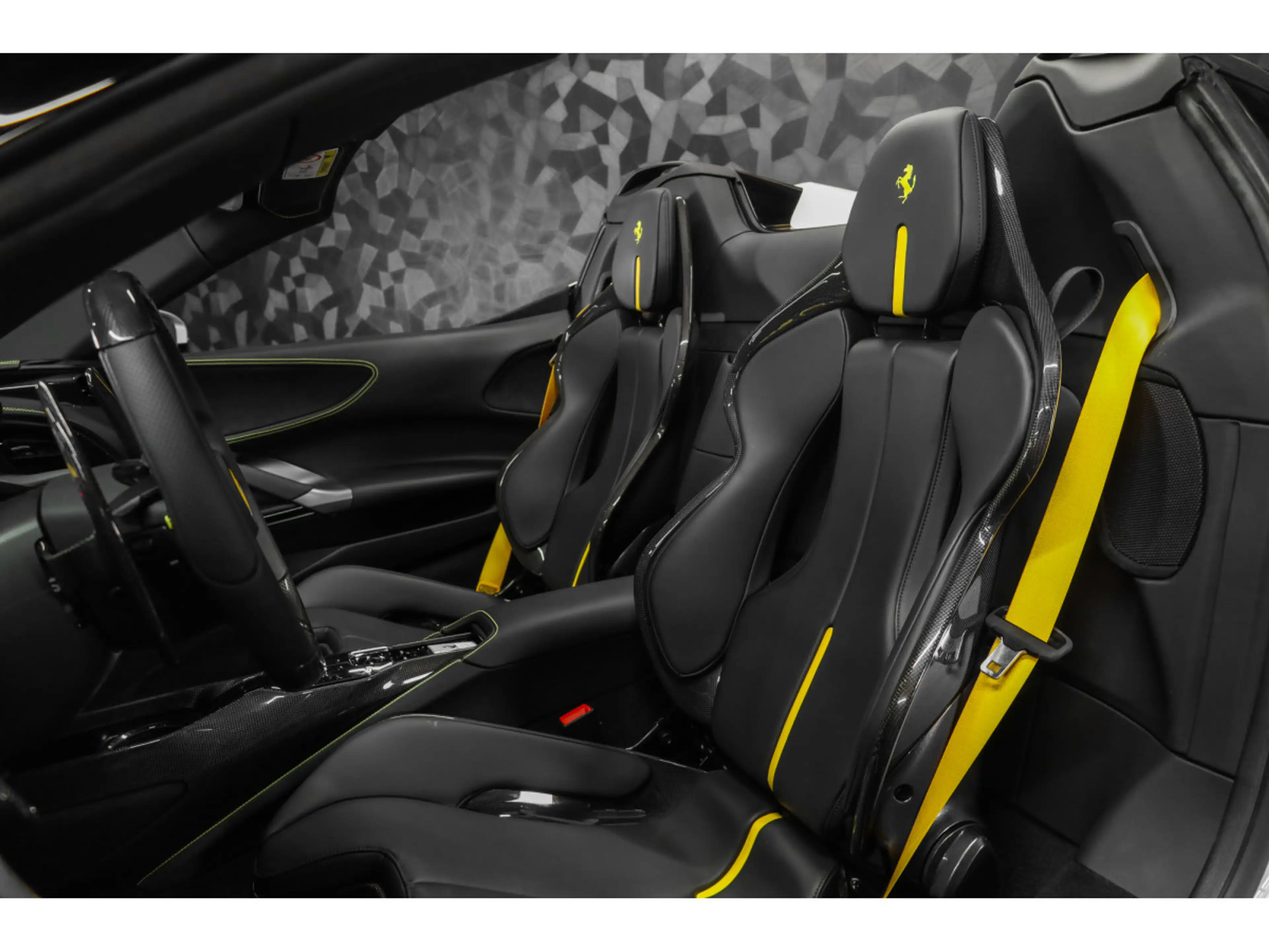 Ferrari SF90 Spider V8 - ARGENTO NURBURGRING - FULL CARBON — photo 9