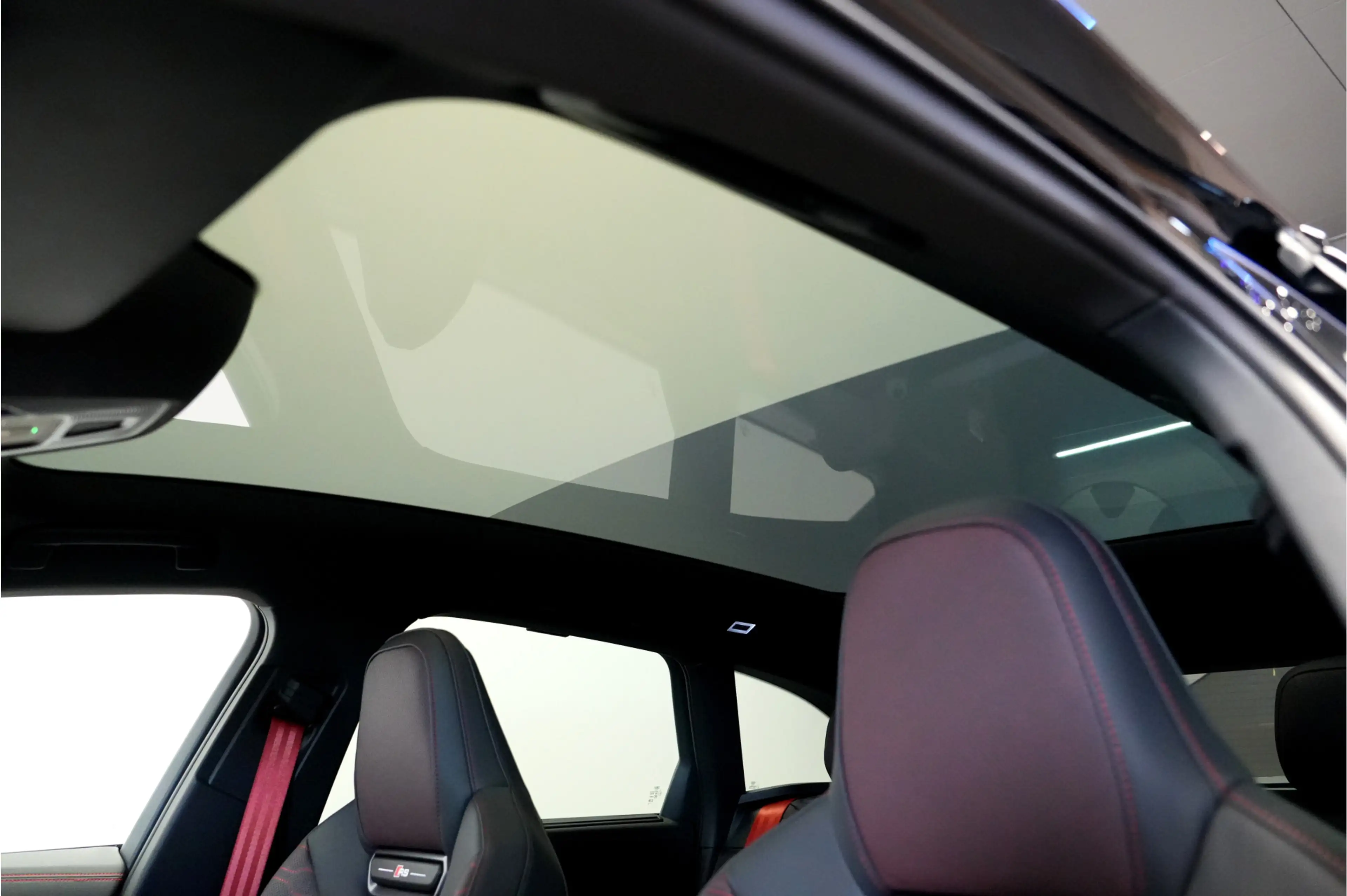 Audi RS5 Avant e-hybrid 470kW/640pk Aut8 Quattro Tech Pro K — photo 30