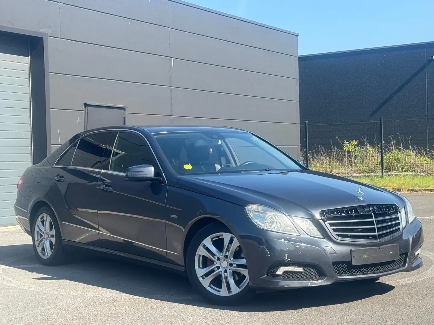 Mercedes-Benz E 220 E 220 CDI Avantgarde BI-XENON / NAVI PRO / AUTOMAT - 2