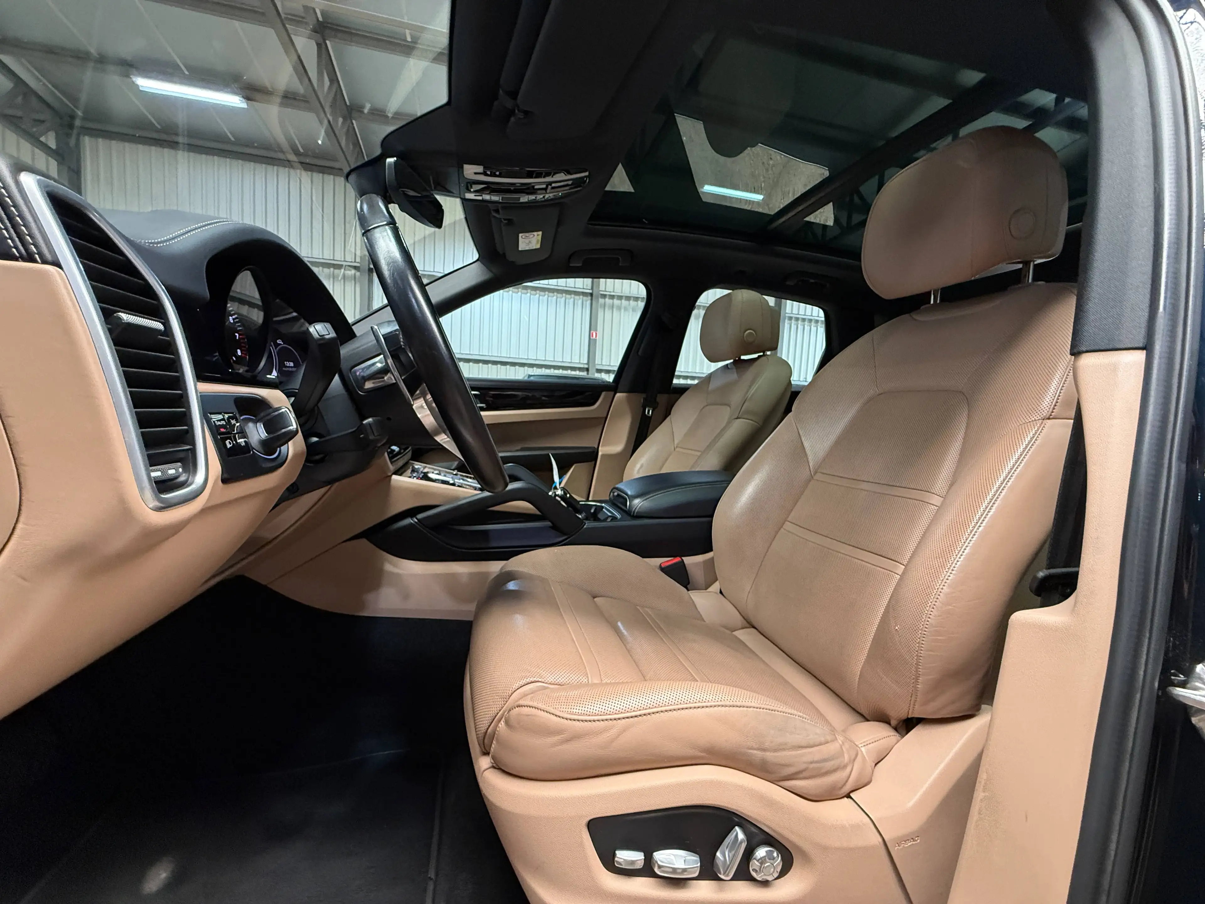 Porsche Cayenne Cayenne 3.0i V6 PHEV Tiptronic S — photo 11