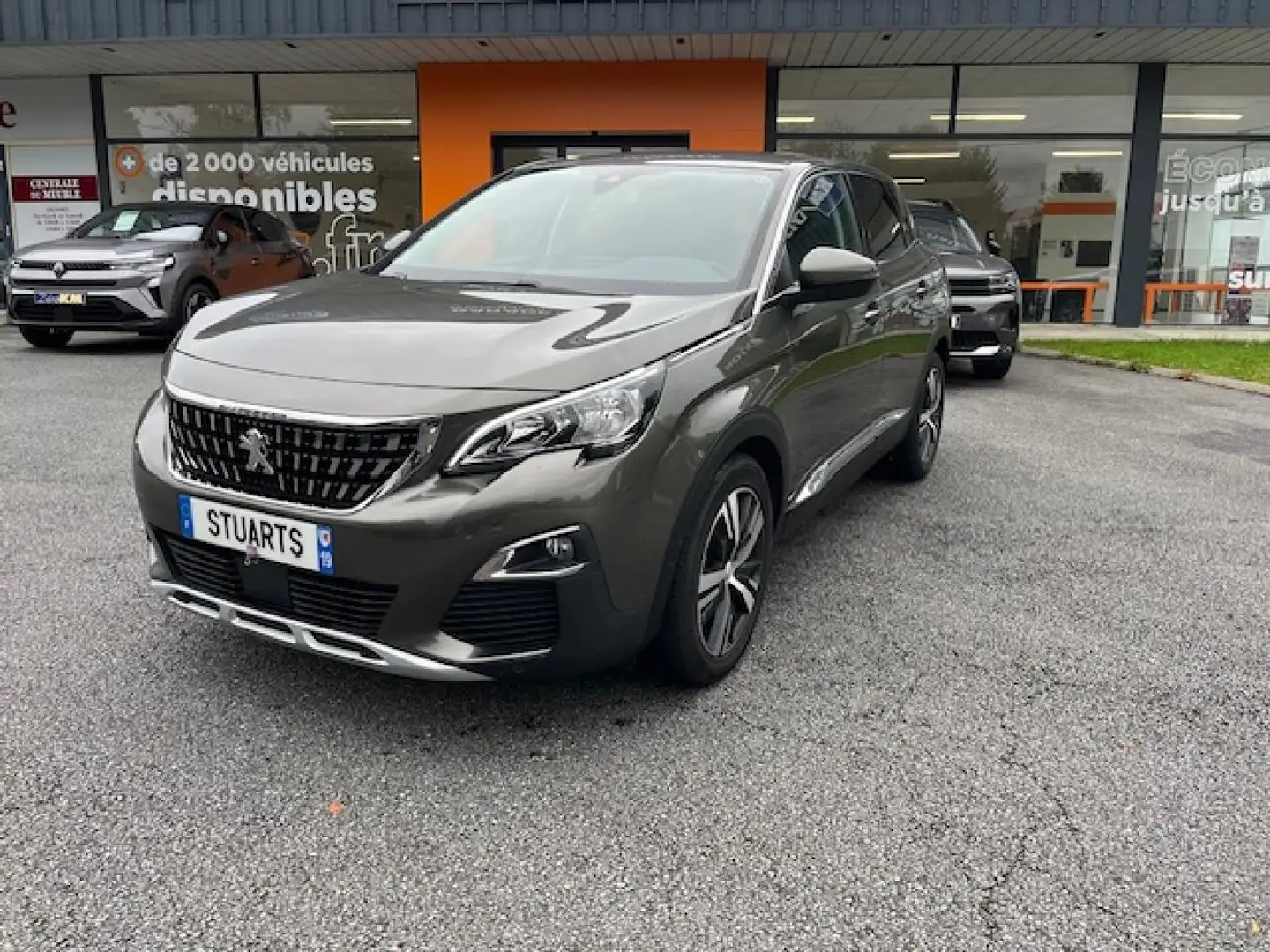 Peugeot 3008 1.5 BLUEHDi 130 - ALLURE Gris - 2