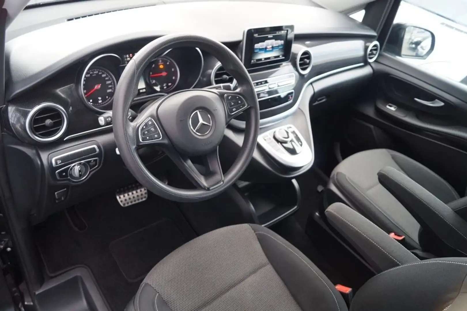 Mercedes-Benz V 200 d Automatic 4Matic Zwart - 2
