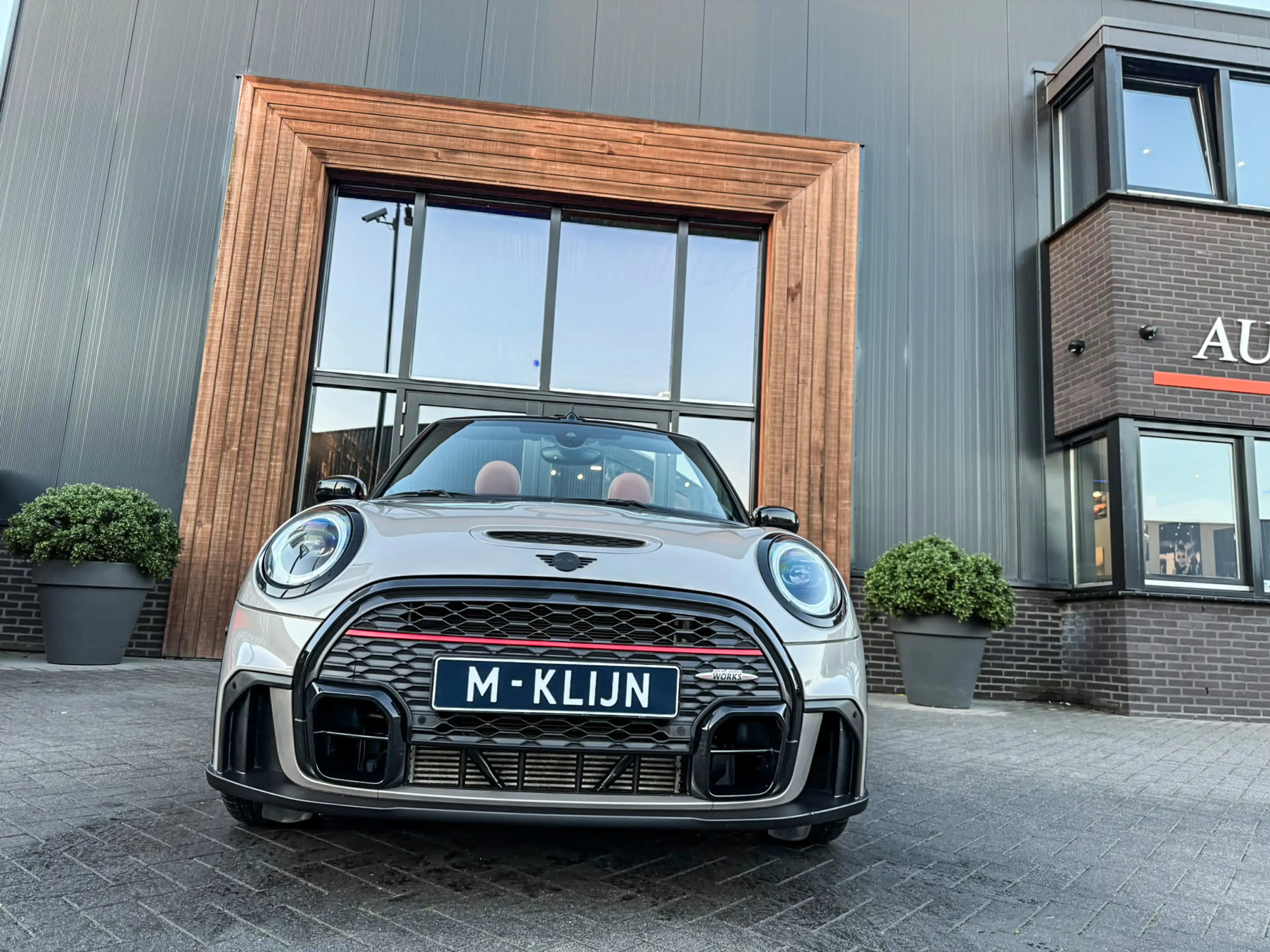 MINI John Cooper Works Cabrio 2.0 JCW Pack F1 aut 231pk/Rooftop grey/Bruin leer/ — photo 3