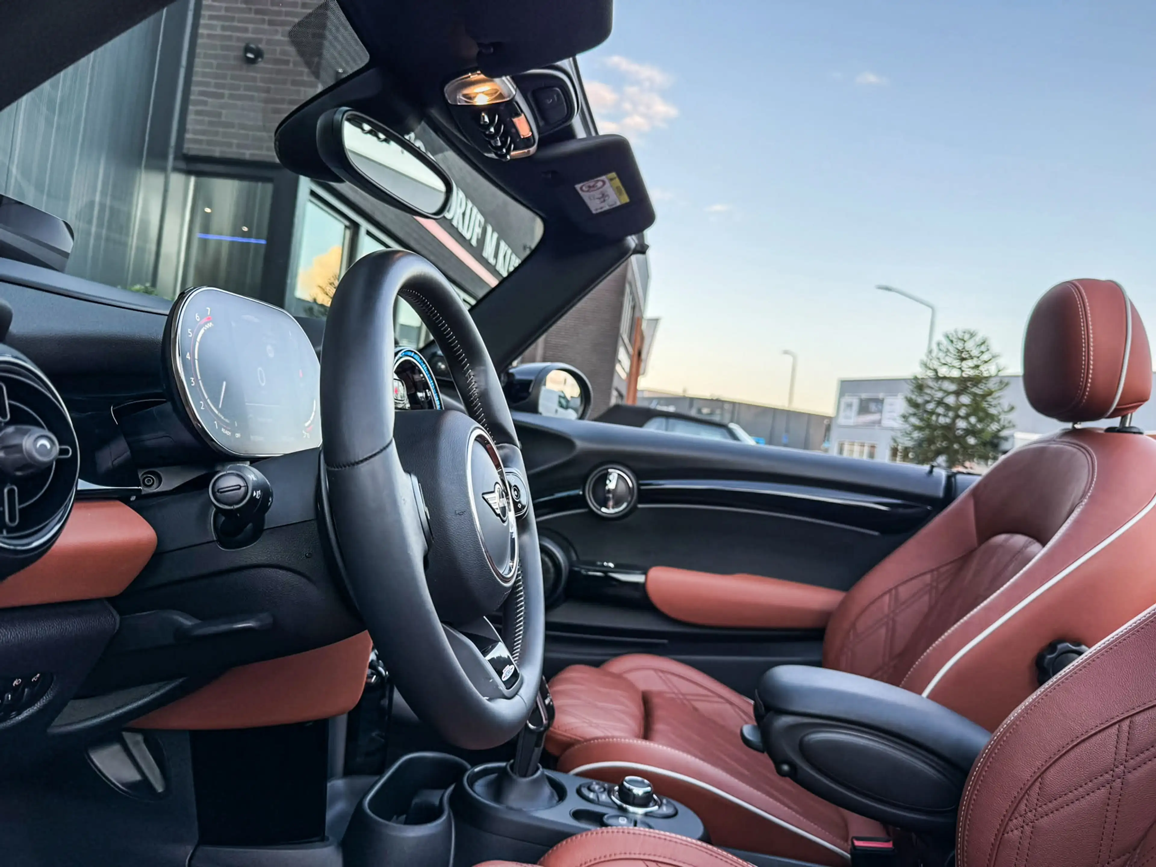 MINI John Cooper Works Cabrio 2.0 JCW Pack F1 aut 231pk/Rooftop grey/Bruin leer/ — photo 6