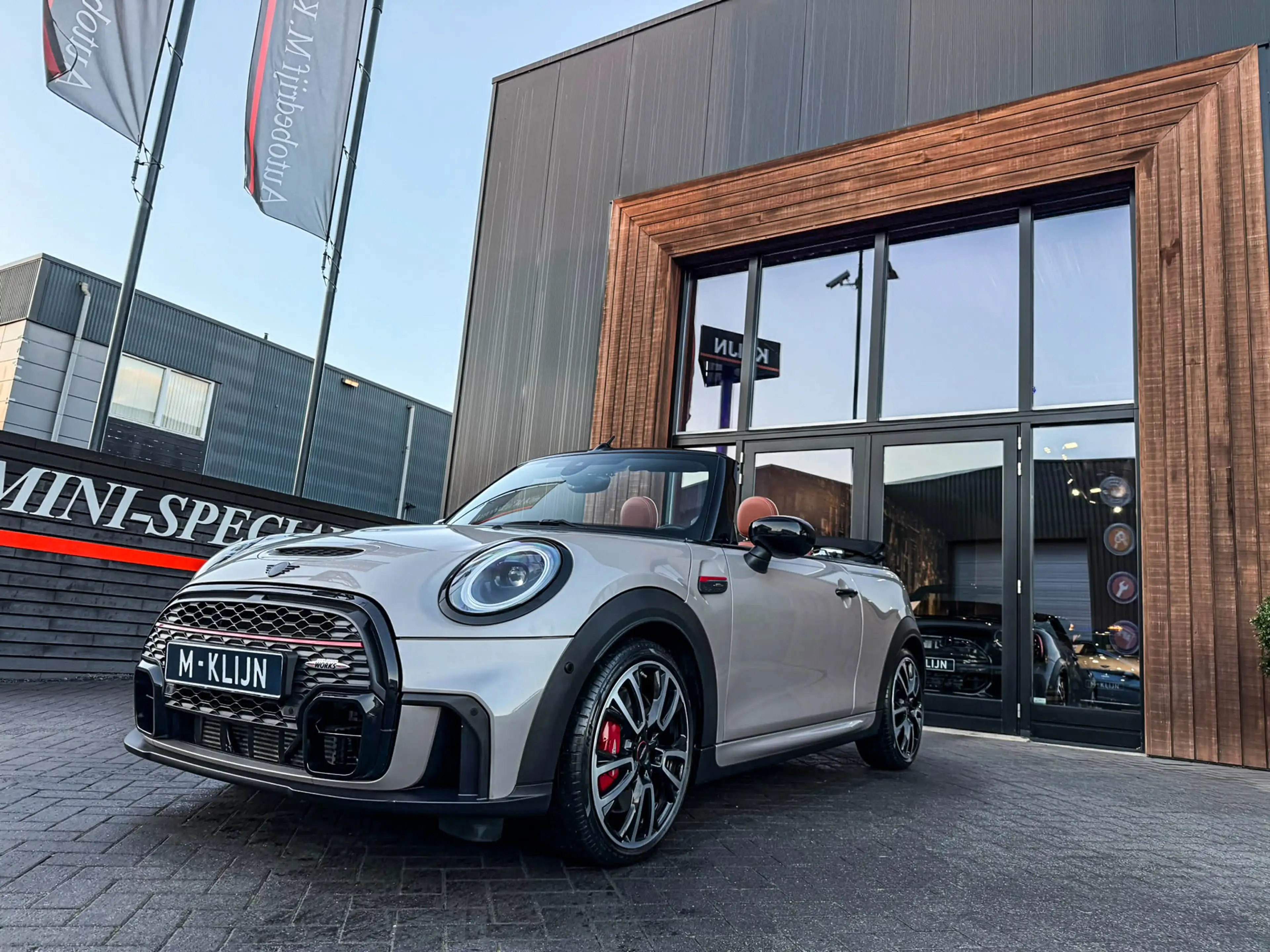 MINI John Cooper Works Cabrio 2.0 JCW Pack F1 aut 231pk/Rooftop grey/Bruin leer/ — photo 5