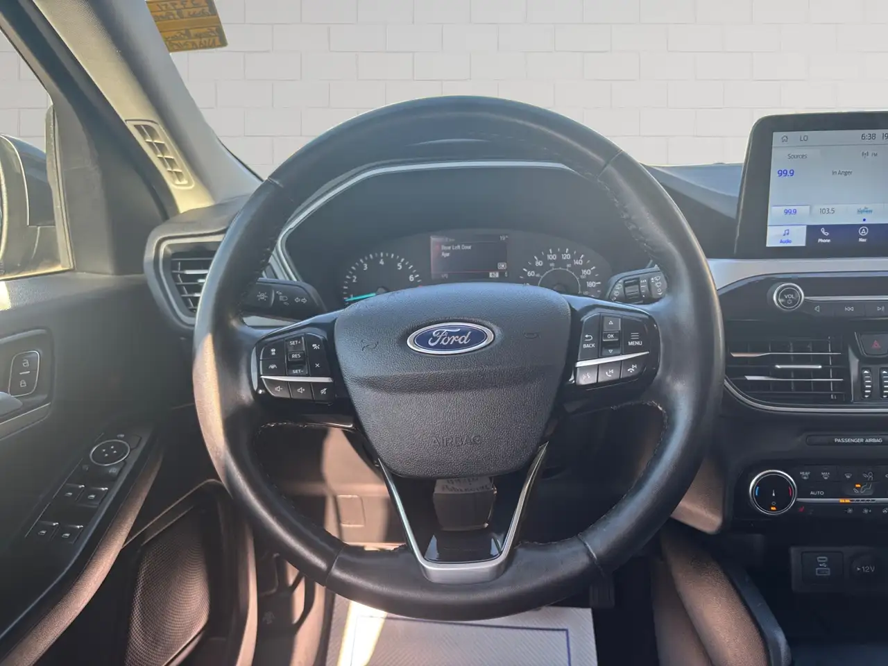 Ford Escape снимка Ford Escape
