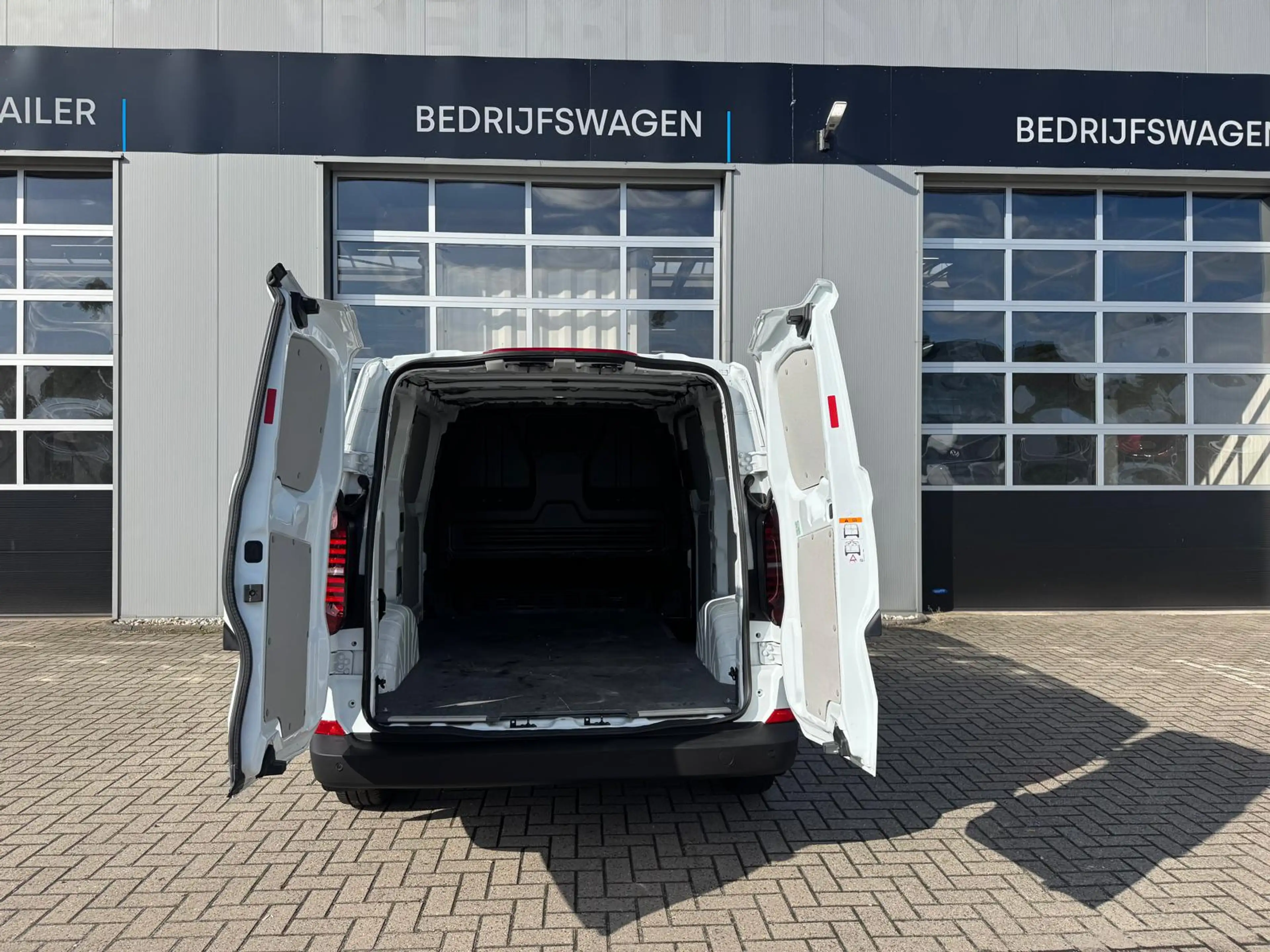 Volkswagen Transporter 2.0 TDI L1H1 28  Trekhaak/Nieuw type/Apple Carpla — photo 6