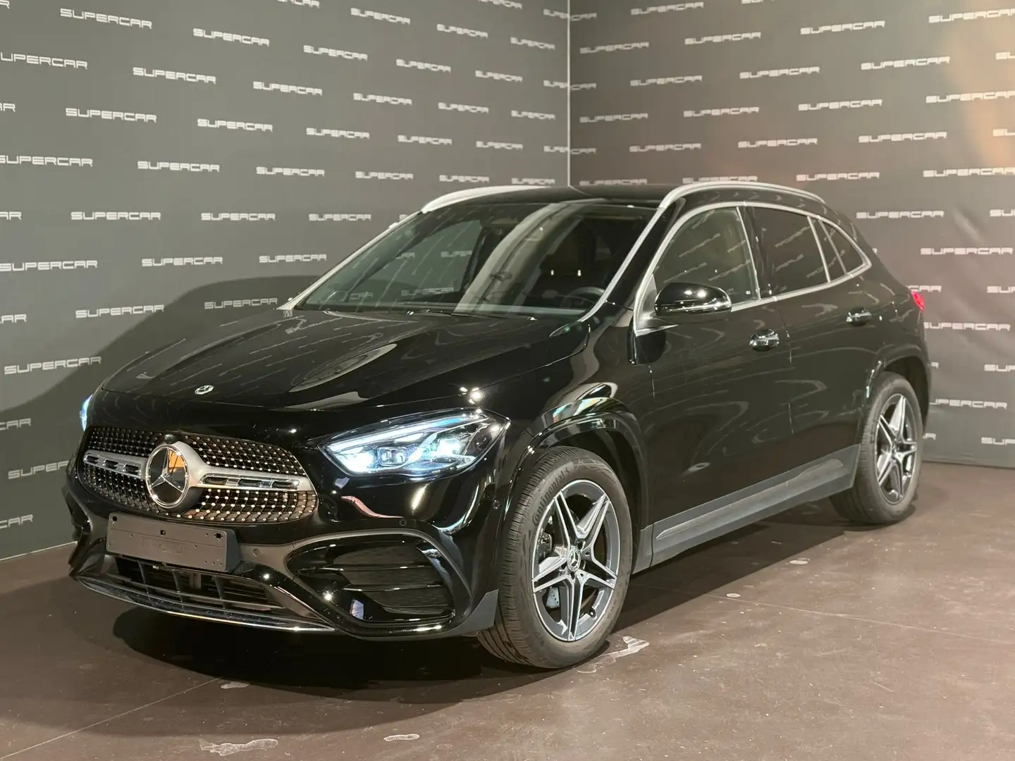 Mercedes-Benz GLA 200 d Automatic AMG Line Advanced Plus GANCIO TRAINO Nero - 1