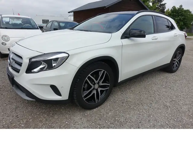 Mercedes-Benz Gla main image